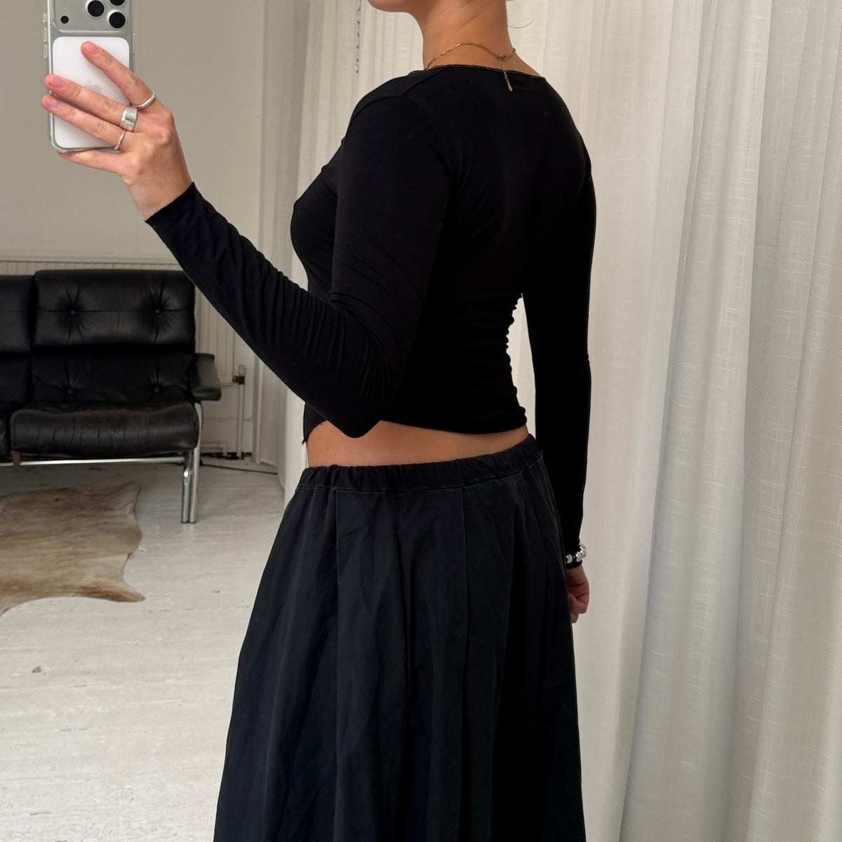Black Scoop Neck Long Sleeve Top