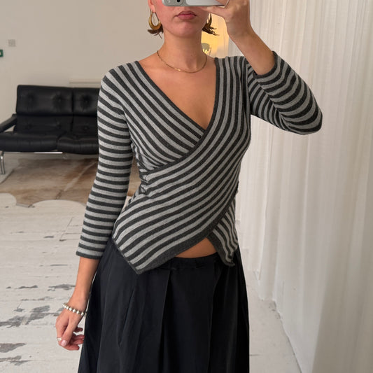 2000s Grey Striped Wrap Knit Top