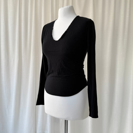Black Scoop Neck Long Sleeve Top