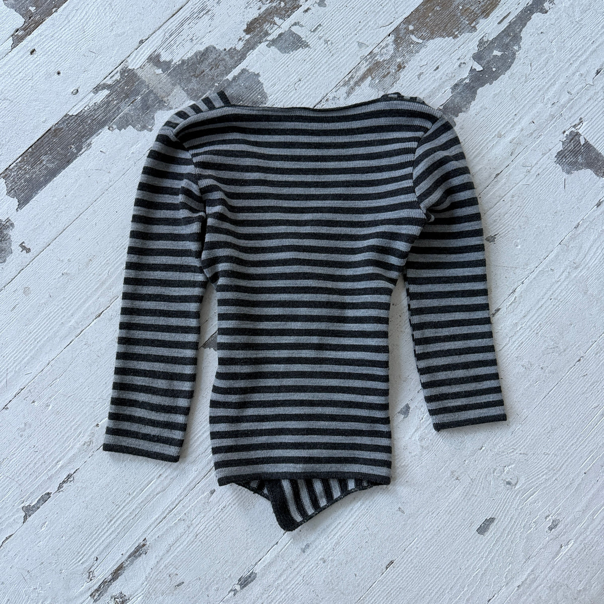 2000s Grey Striped Wrap Knit Top