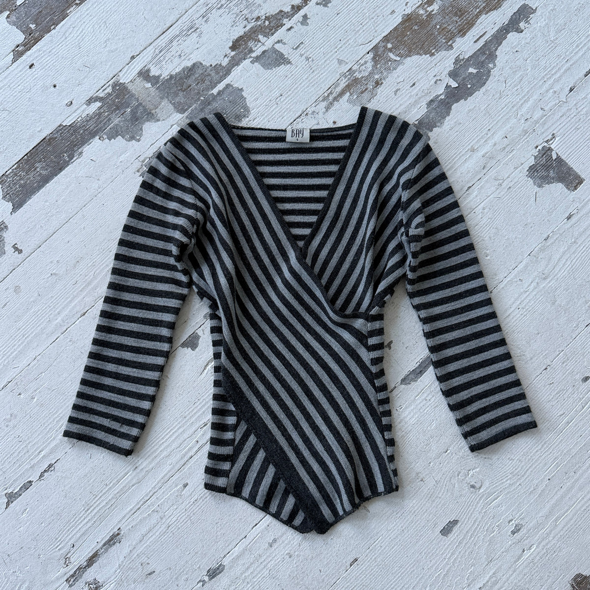 2000s Grey Striped Wrap Knit Top
